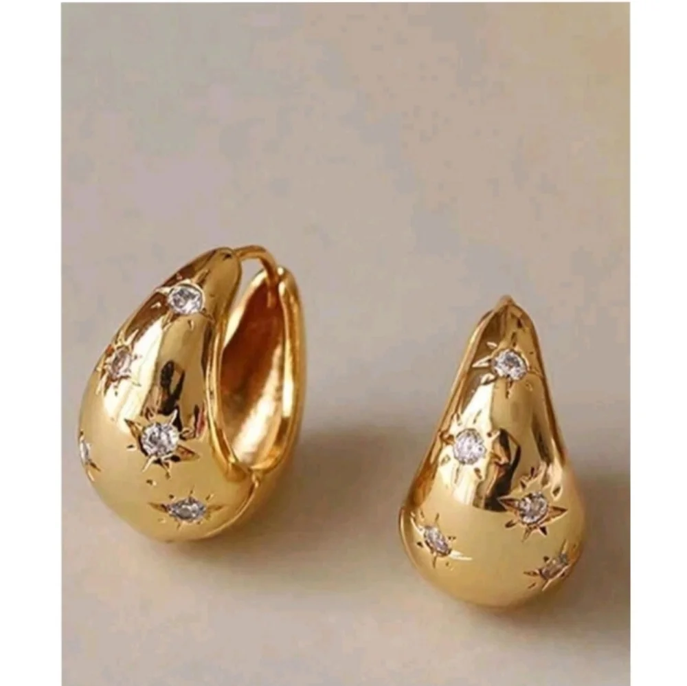 NEW! Anthropologie Celestial Diamond Stars Huggie Hoop Gold Earrings - Picture 3 of 3
